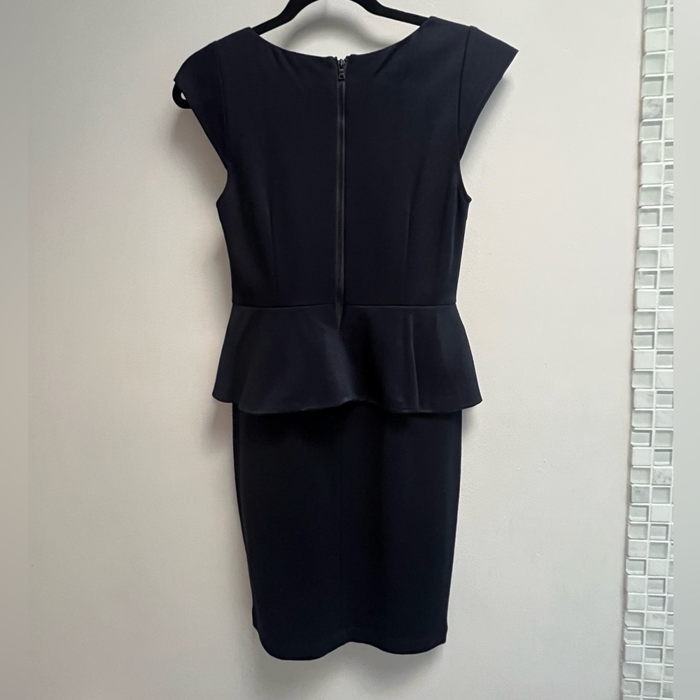 ALICE + OLIVIA Women’s Navy Blue Cap Sleeve Victoria Peplum Dress - size 6 - Picture 4 of 9